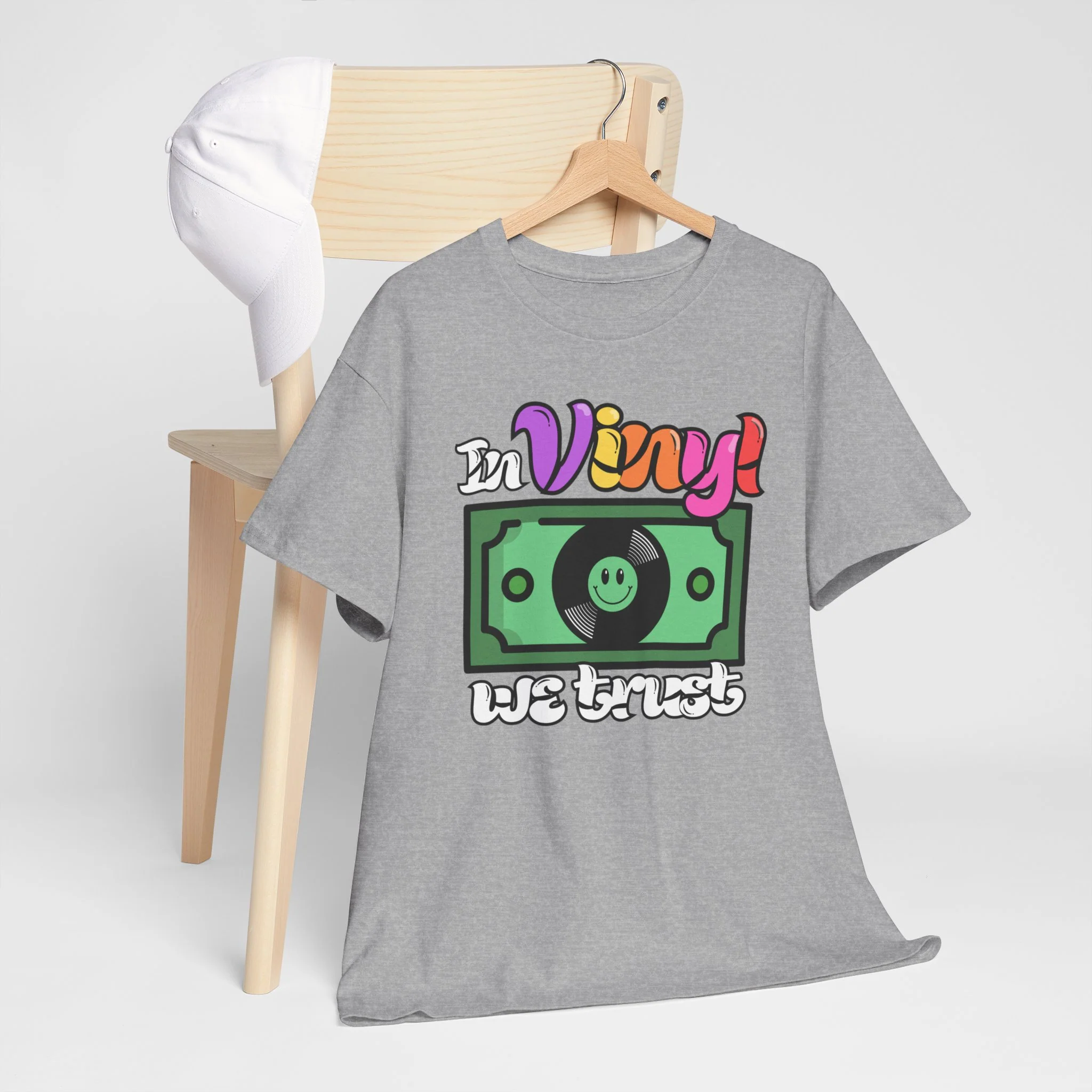 'In Vinyl We Trust' Men's T-Shirt - Image 12